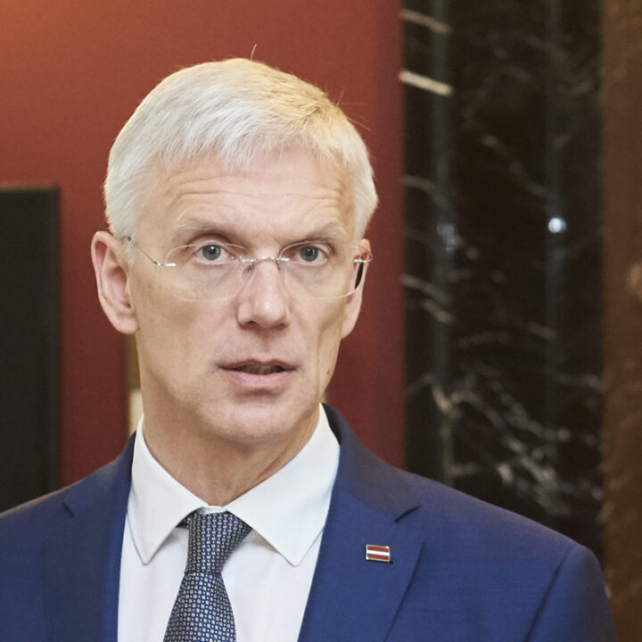 Kariņš ar ES līderiem vienosies par turpmākiem pasākumiem COVID-19 izplatības ierobežošanai un ekonomikas atbalstam