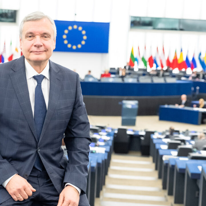 Šadurskis kļuvis par Eiropas Parlamenta Eiropas Tautas partijas Latvijas delegācijas vadītāju