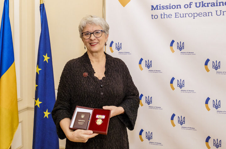 Sandra Kalniete saņēmusi vienu no augstākajiem Ukrainas valsts apbalvojumiem