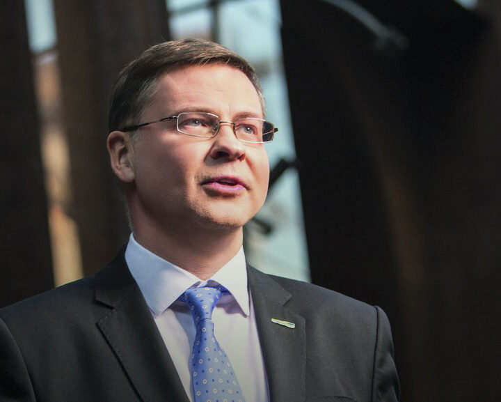 Kariņš: es redzu Dombrovski starp tiem