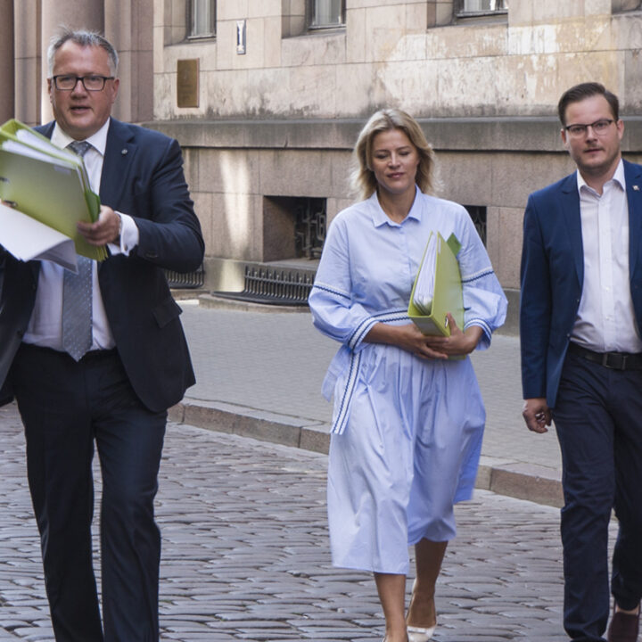 JAUNĀ VIENOTĪBA iesniedz deputātu kandidātu sarakstu 13.Saeimas vēlēšanām